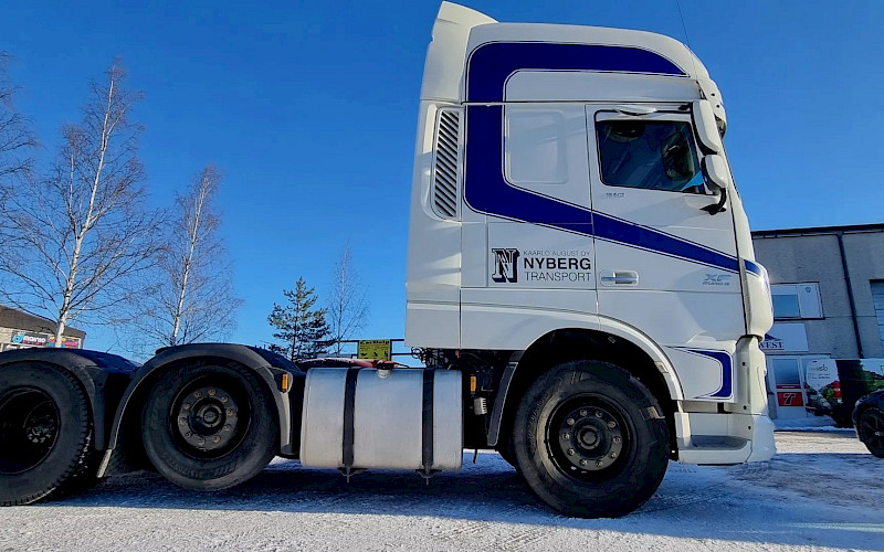 Nyberg Transportin rekka teipattiin